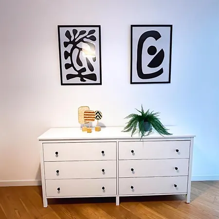 Stadium Stay- Central, Quiet, Easy Parking Apartment